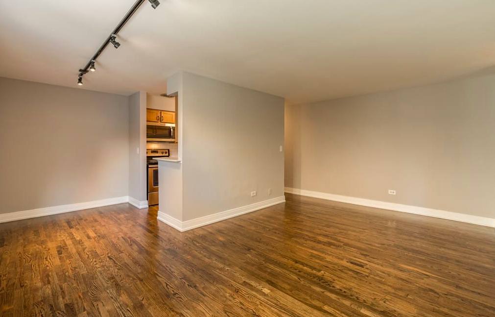 Apartment for rent at 6725 N Sheridan Rd, Chicago, IL 60626