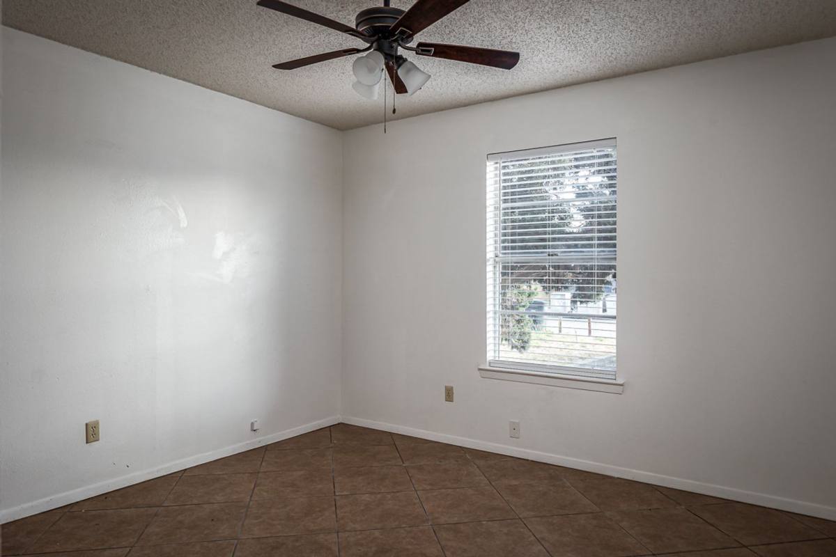 Apartment for rent at 100 Shannon Circle, Del Rio, TX 78840