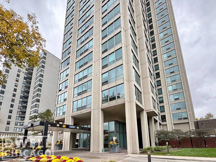 Apartment for rent at 3450 N Lake Shore Dr, Chicago, IL 60657