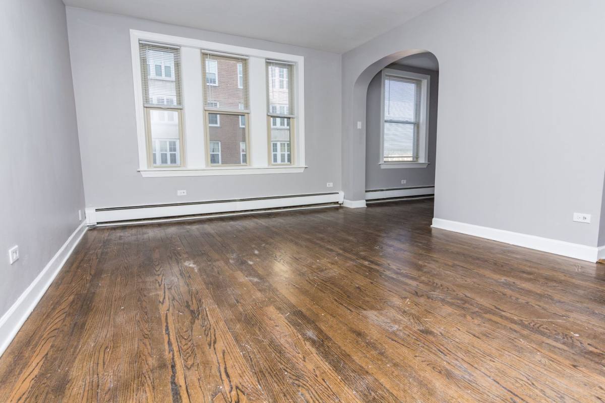 Apartment for rent at 7130 S Jeffrey Blvd, Chicago, IL 60649