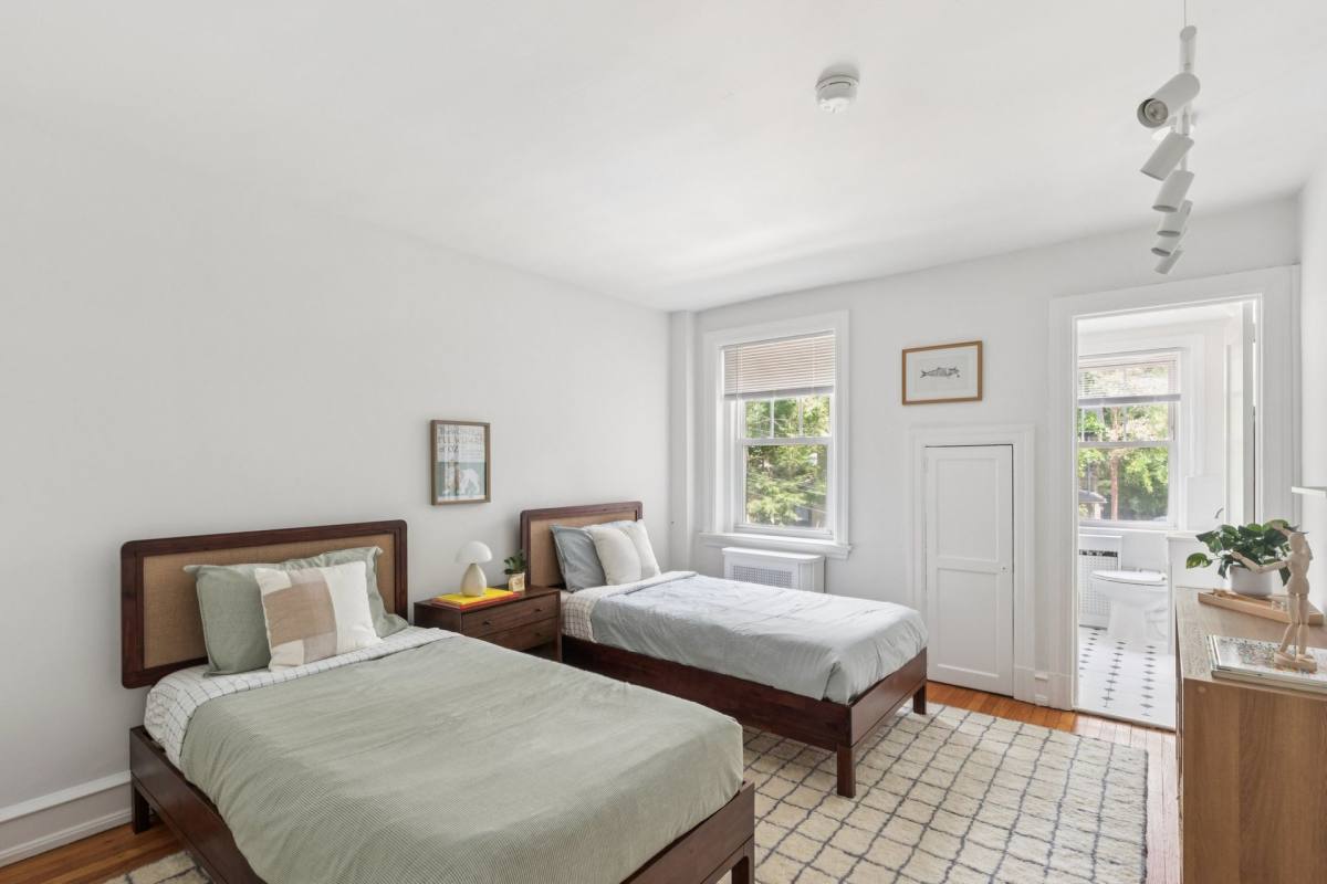 Apartment for rent at 169 Greenwood Ave, Jenkintown, PA 19046
