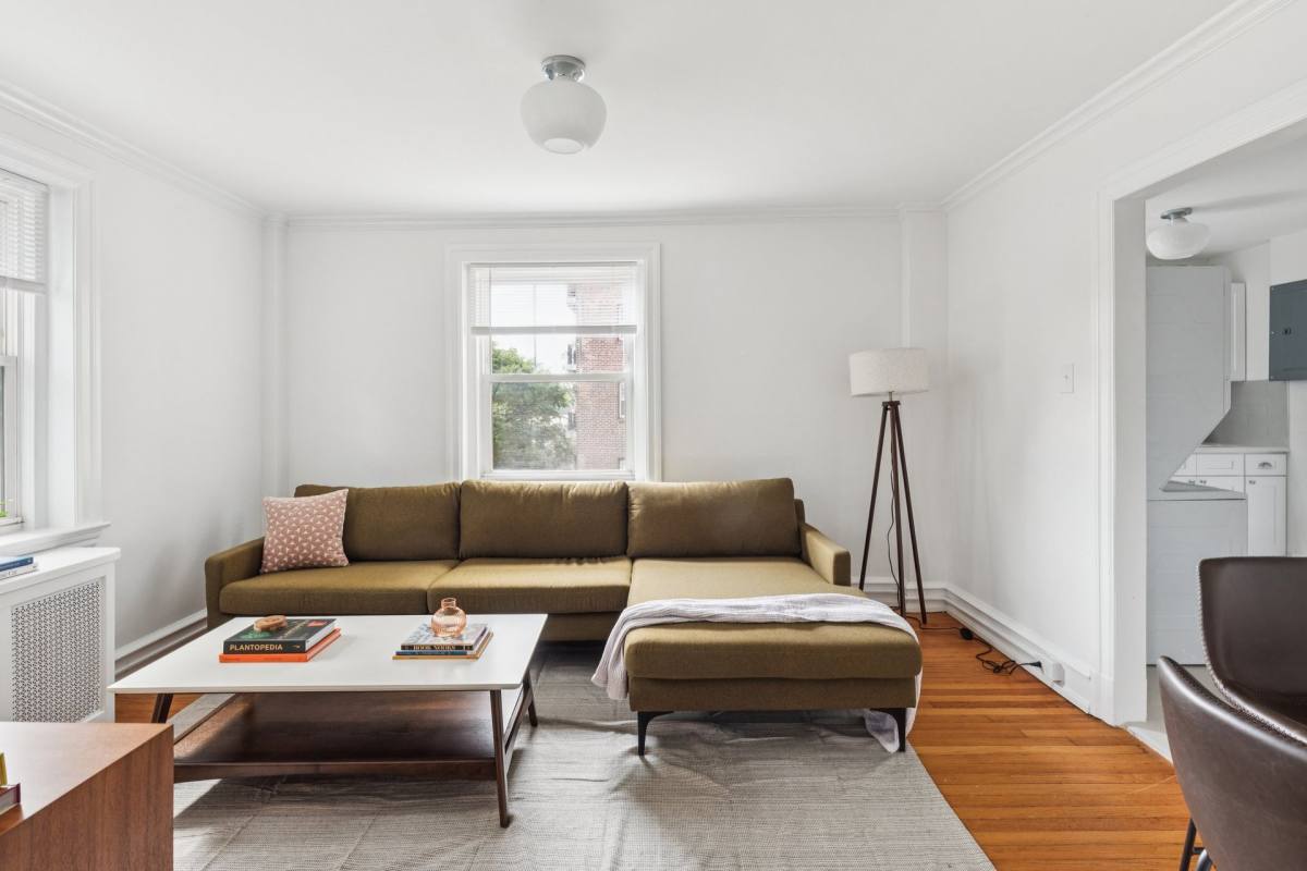 Apartment for rent at 169 Greenwood Ave, Jenkintown, PA 19046