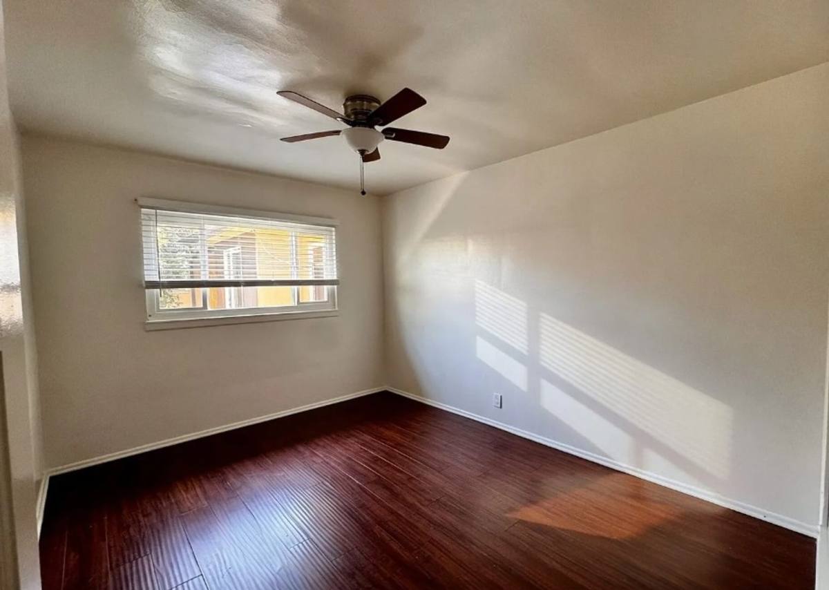 Apartment for rent at 261 S New Hampshire, Los Angeles, CA 90004