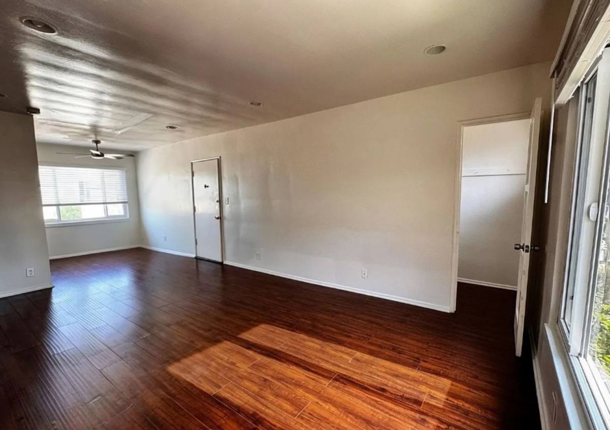 Apartment for rent at 261 S New Hampshire, Los Angeles, CA 90004