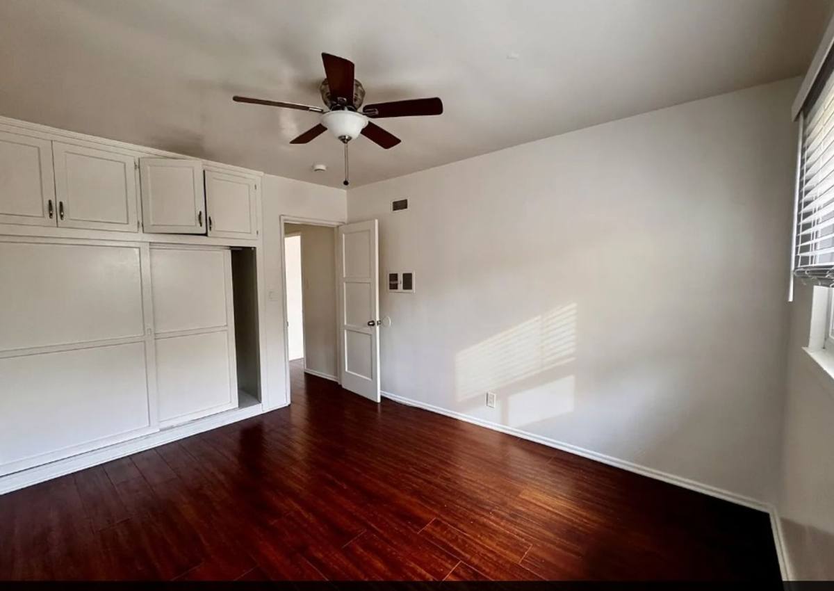 Apartment for rent at 261 S New Hampshire, Los Angeles, CA 90004