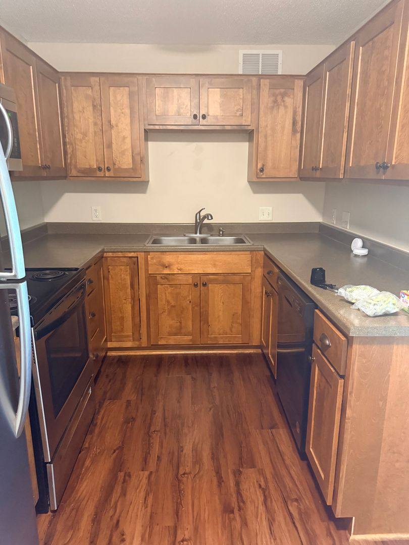 2807 Pembroke Lane A11, Saint Joseph, MO 64506 - Condo for Rent - Image 2