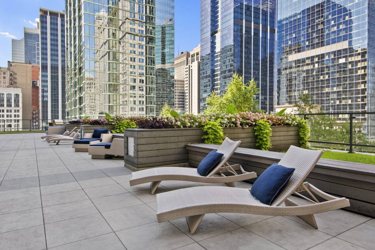Apartment for rent at 210 N Wells #1, Chicago, IL 60606