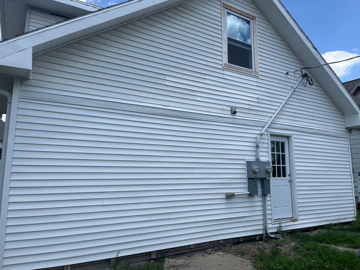 Apartment for rent at 113 W College St, Crawfordsville, IN 47933