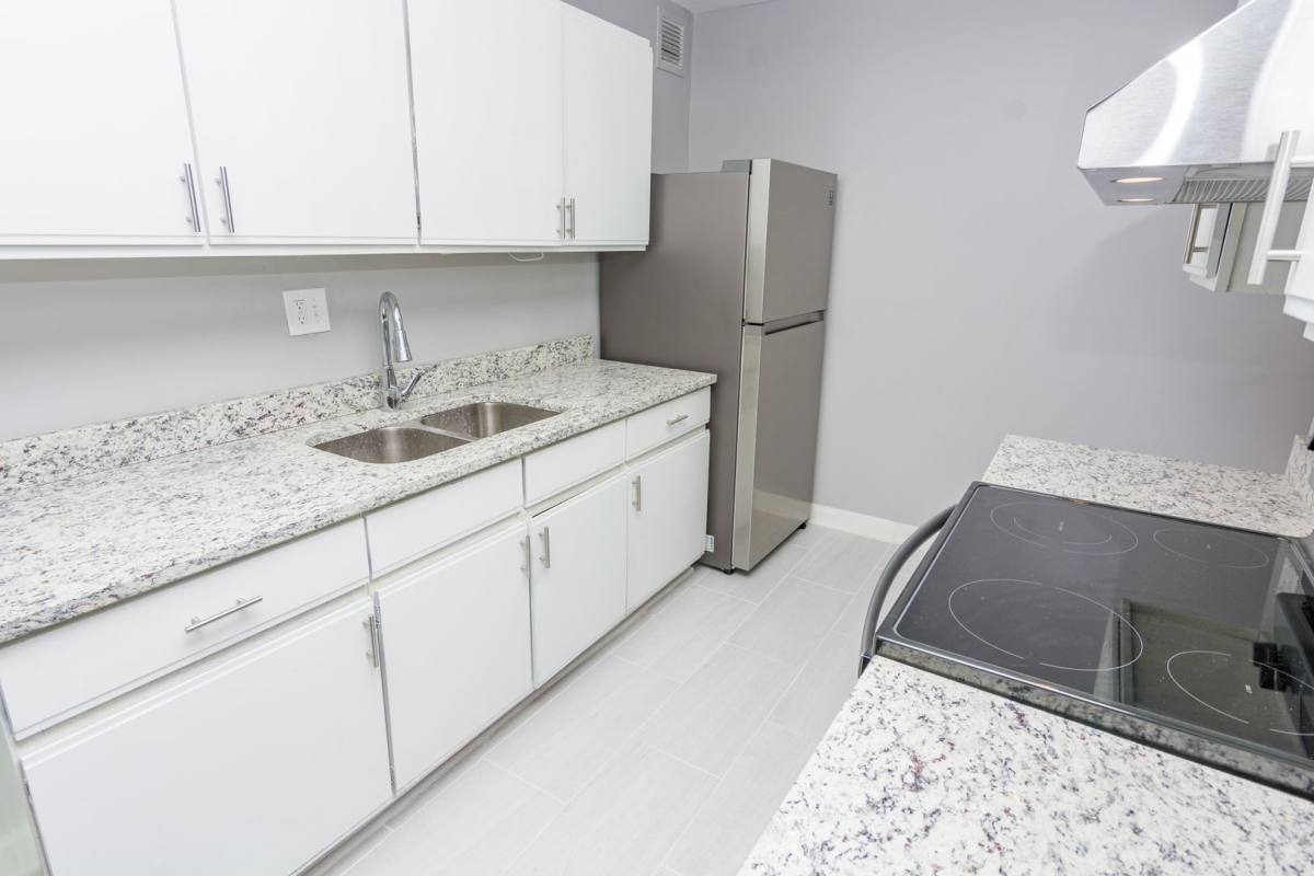 Apartment for rent at 1962 E 71st Place, Chicago, IL 60649