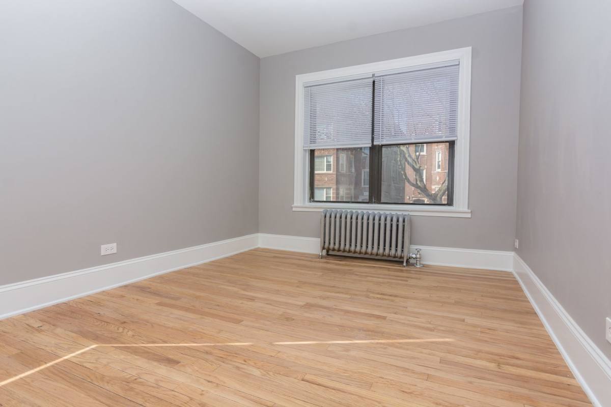 Apartment for rent at 8211 S Ellis Ave #3W, Chicago, IL 60619