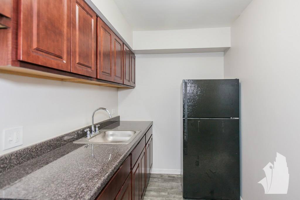 Apartment for rent at 1040 W Hollywood, Chicago, IL 60660