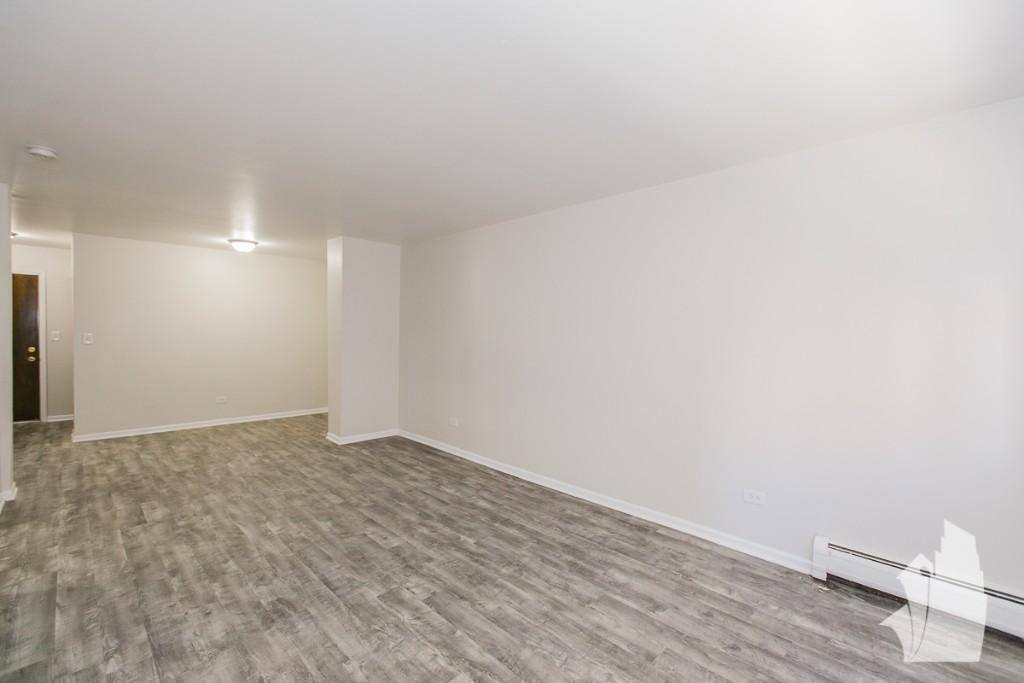 Apartment for rent at 1040 W Hollywood, Chicago, IL 60660