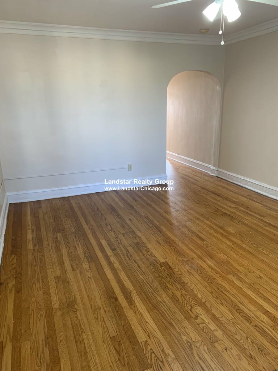 Apartment for rent at 5618 N Kimball #3A, Chicago, IL 60659
