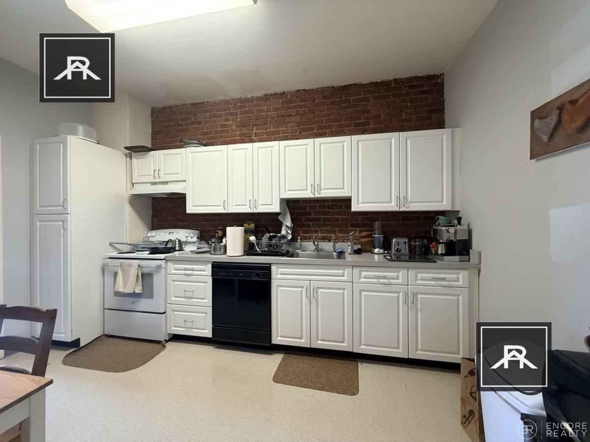 Apartment for rent at 13 Stearns Rd, Brookline, MA 02446