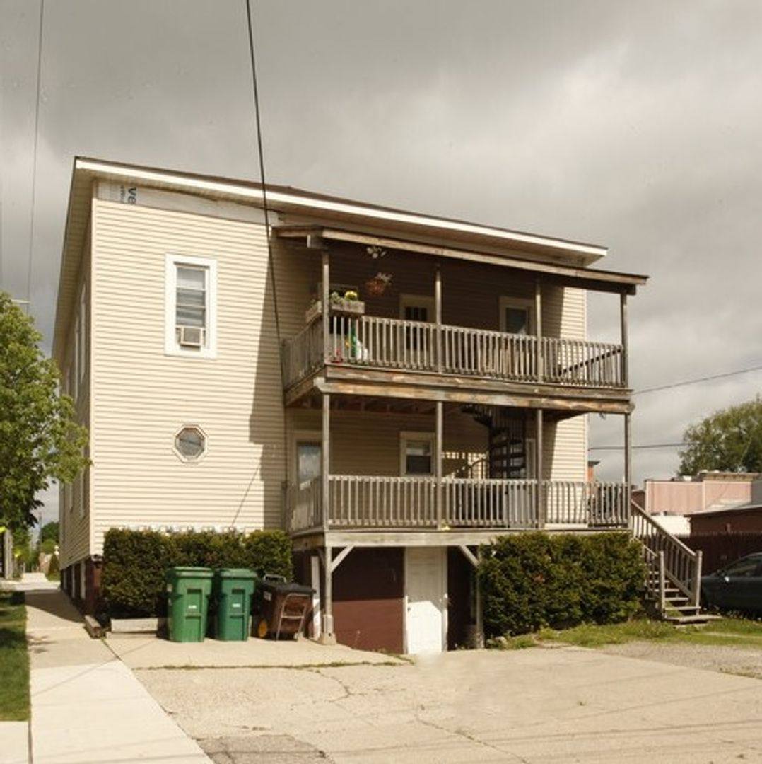Apartment for rent at 121 S Court St, Howell, MI 48843