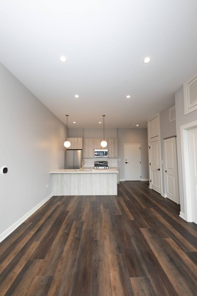 Apartment for rent at 913 W School St, Chicago, IL 60657