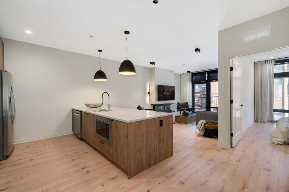 Apartment for rent at 1257 N Ashland Ave #403, Chicago, IL 60622