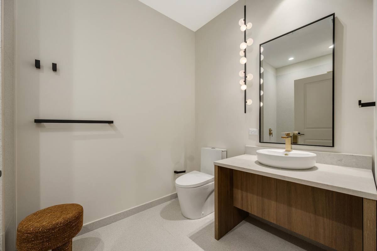 Apartment for rent at 1257 N Ashland Ave #403, Chicago, IL 60622