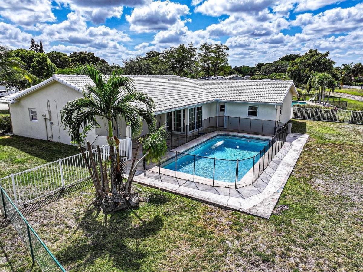 House for rent at 1329 NW 84th Dr, Coral Springs, FL 33071