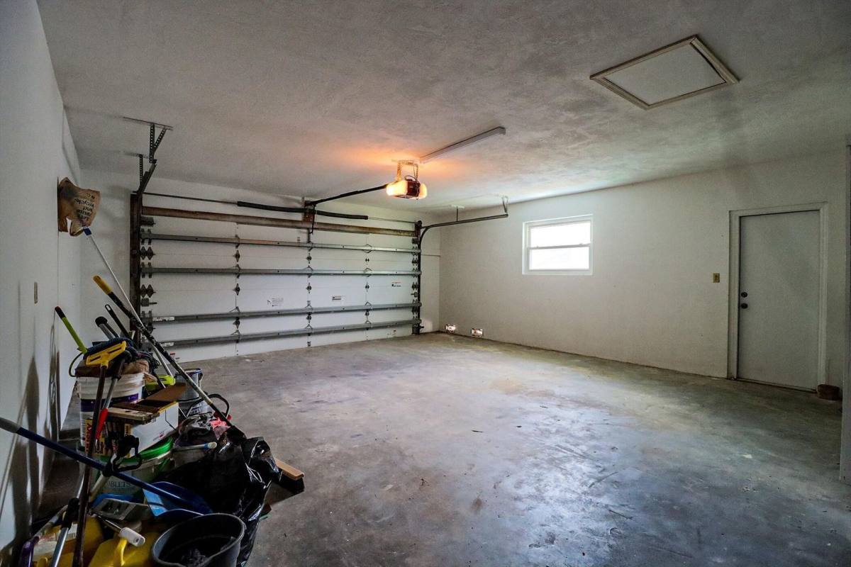 House for rent at 1329 NW 84th Dr, Coral Springs, FL 33071