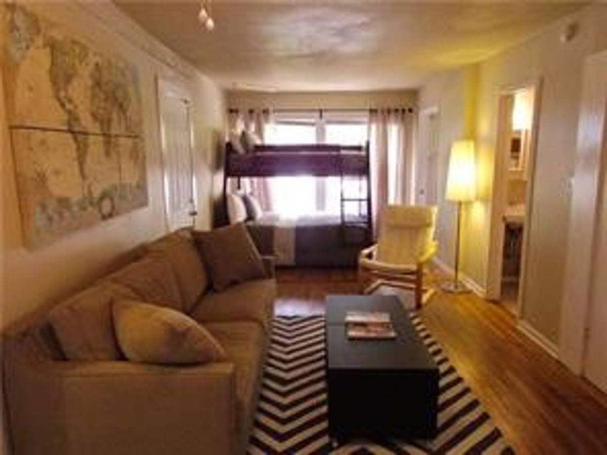 Apartment for rent at 2101 W 10th St, Austin, TX 78703