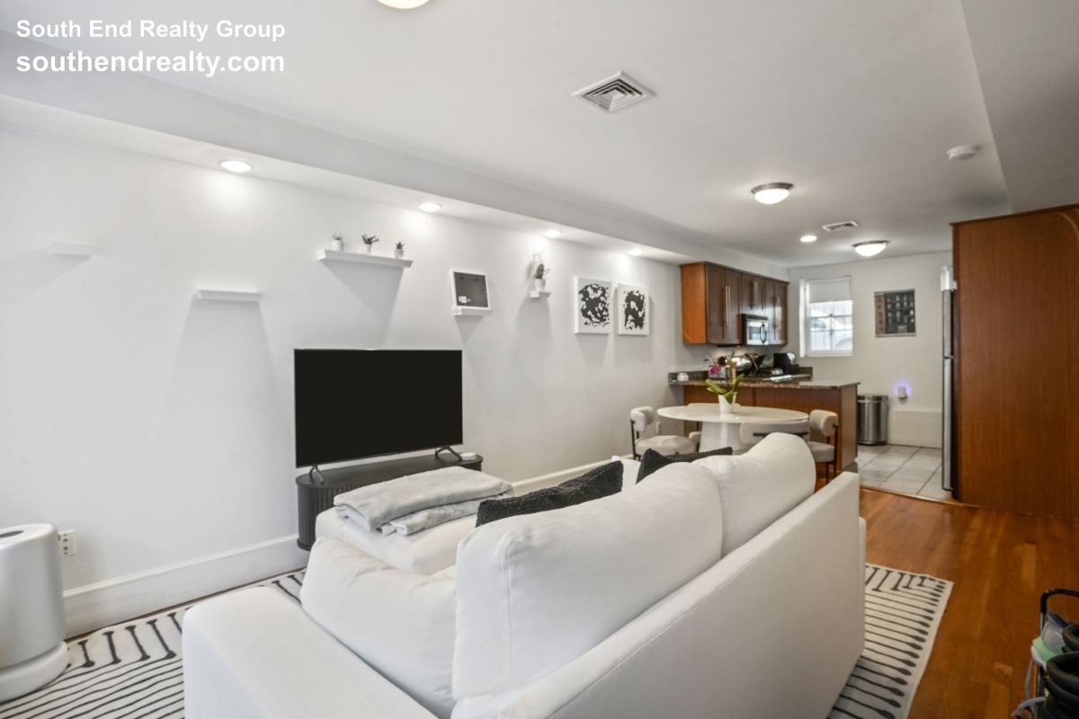 Apartment for rent at 5 Dartmouth Place #1, Boston, MA 02116