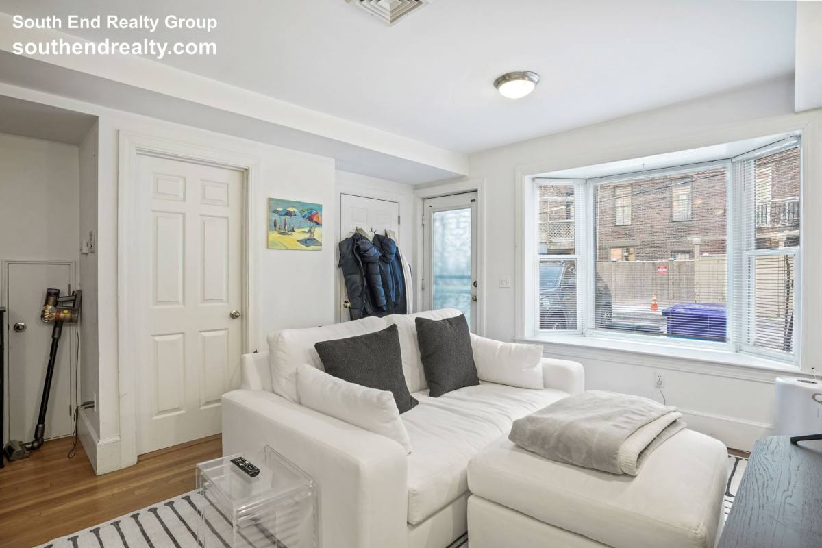 Apartment for rent at 5 Dartmouth Place #1, Boston, MA 02116