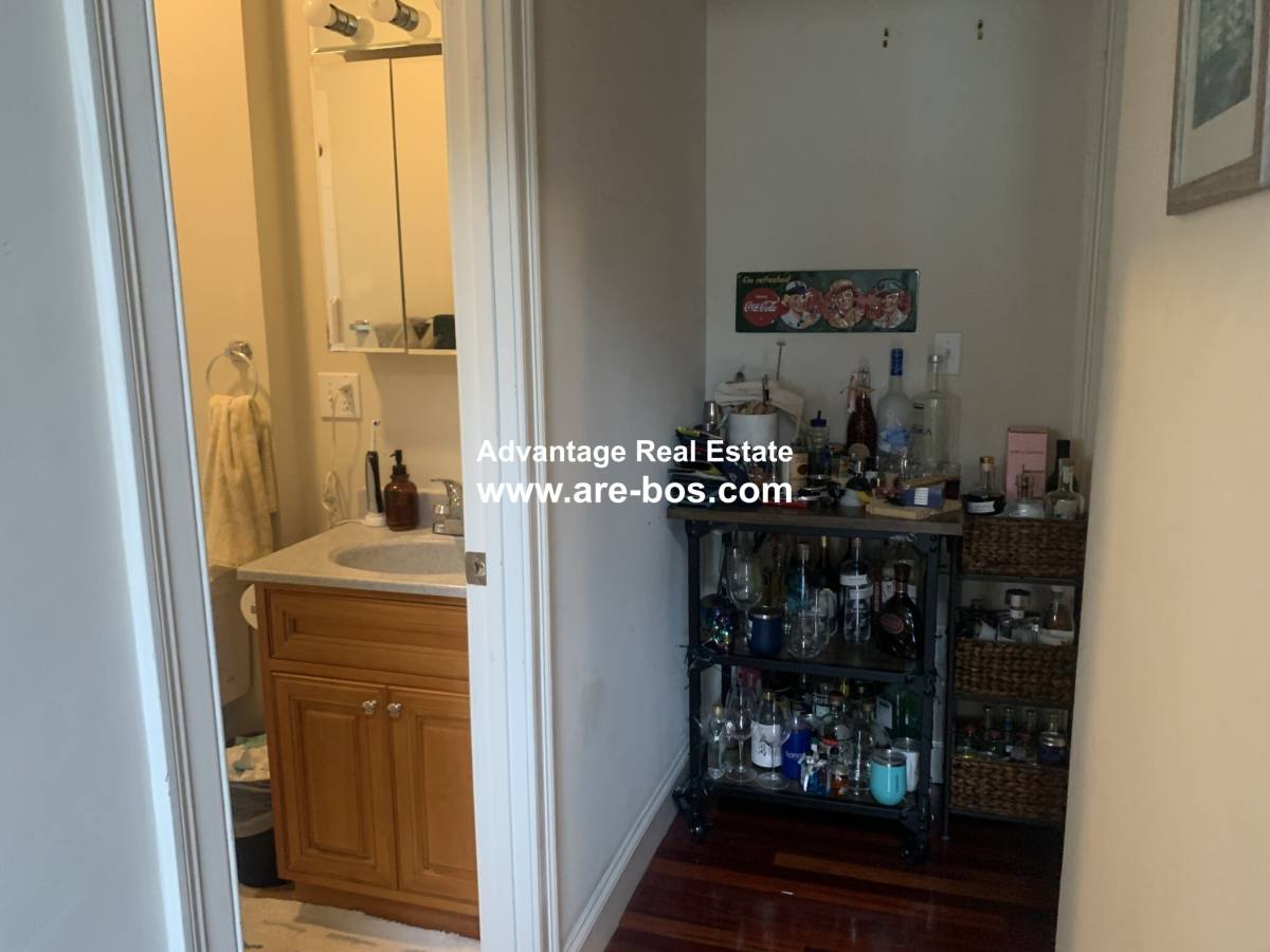 Apartment for rent at 113 Fifth St, Cambridge, MA 02141