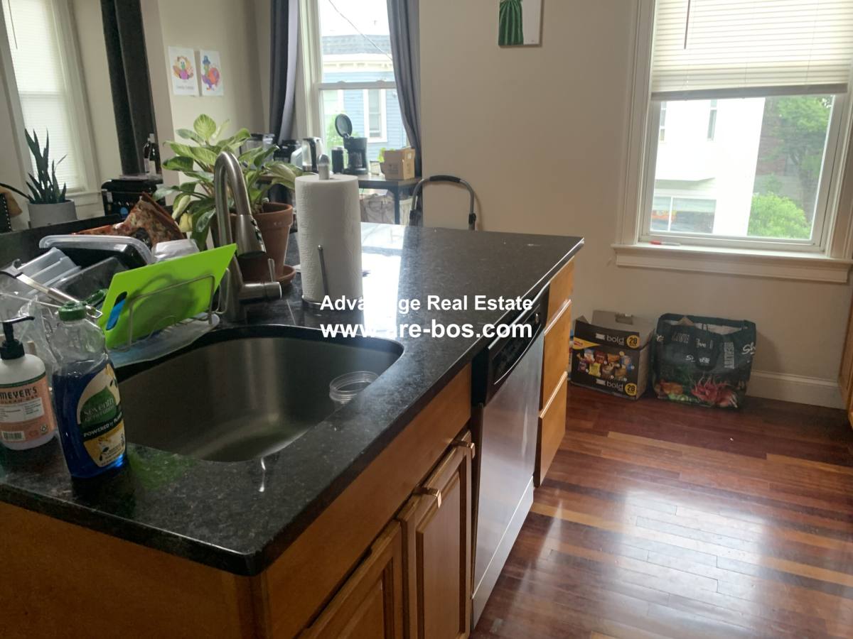 Apartment for rent at 113 Fifth St, Cambridge, MA 02141