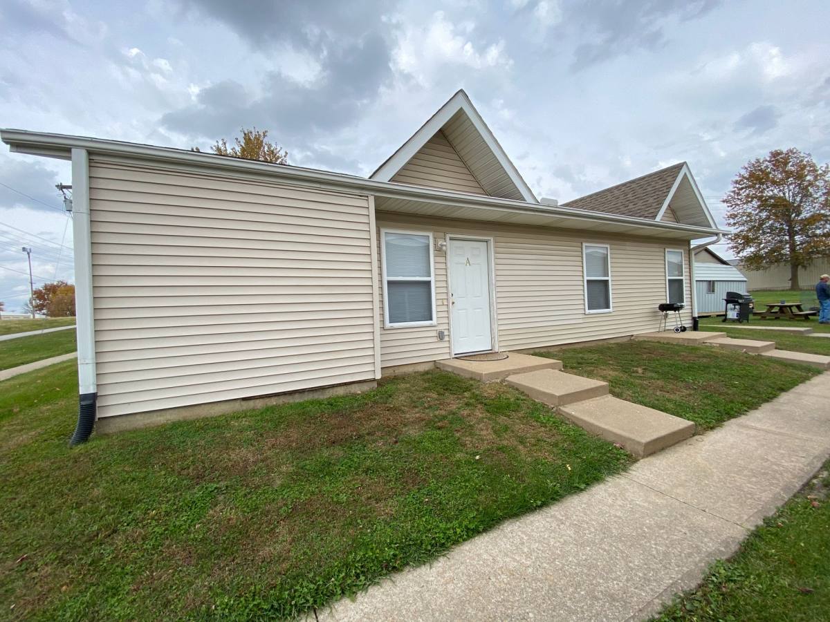 Apartment for rent at 140-146 S Gerhart Rd, California, MO 65018