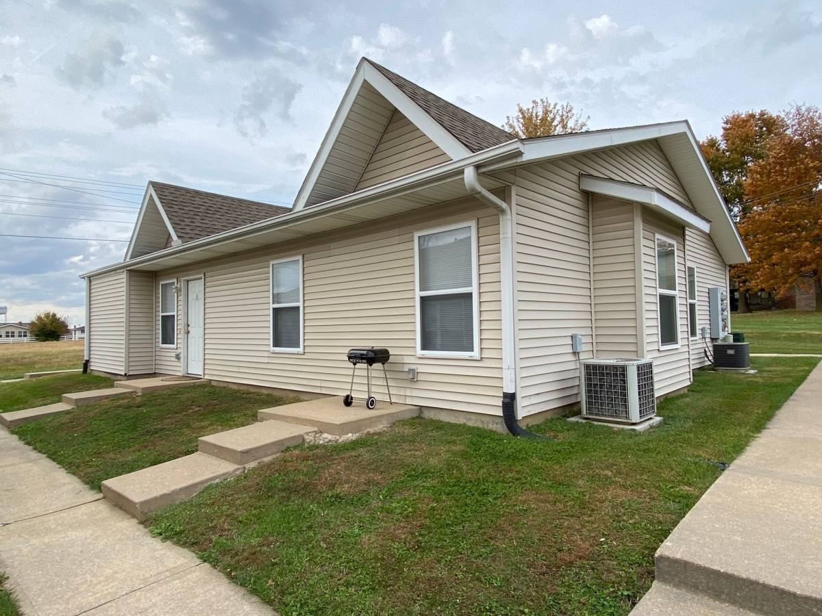 Apartment for rent at 140-146 S Gerhart Rd, California, MO 65018