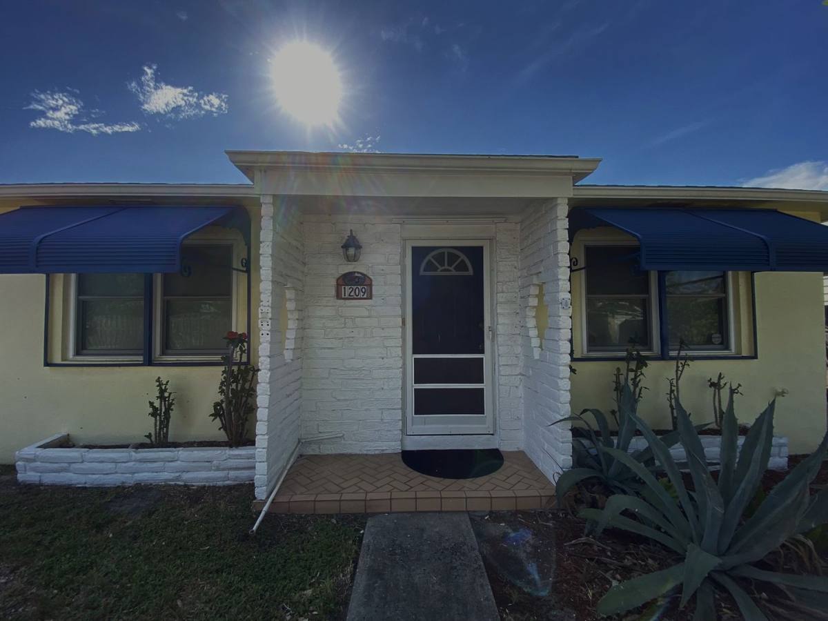 House for rent at 1209 N M St, Lake Worth Beach, FL 33460
