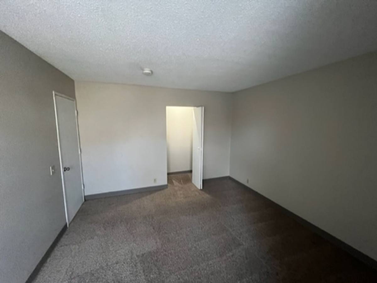 Apartment for rent at 2563 Nicholas Court E, Omaha, NE 68131