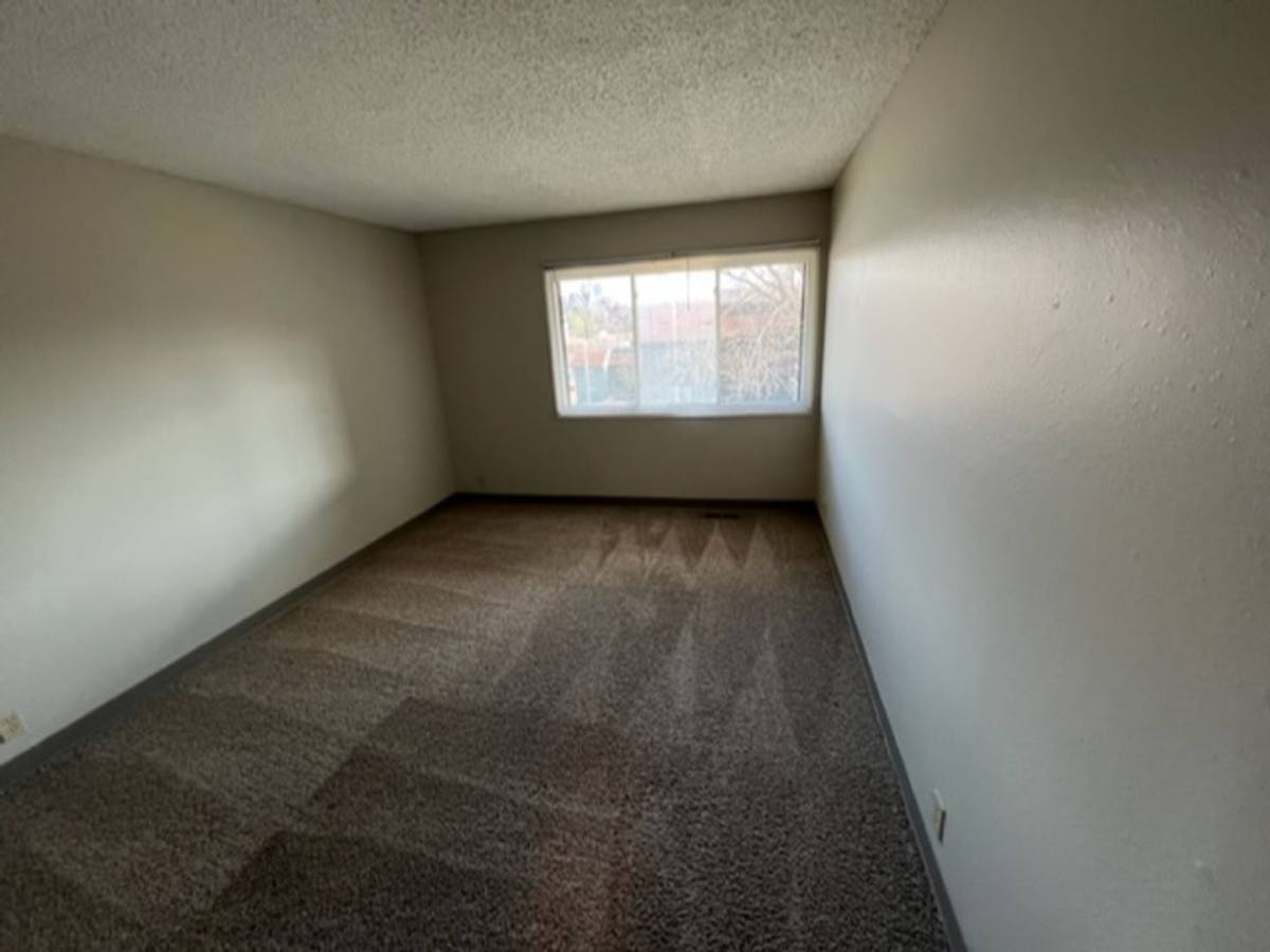Apartment for rent at 2563 Nicholas Court E, Omaha, NE 68131