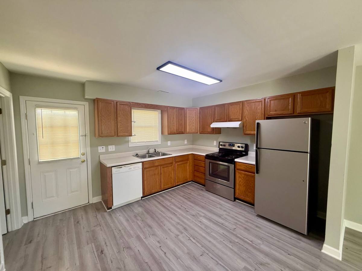 Apartment for rent at 654 Lakeside Ave, Burlington, NC 27217