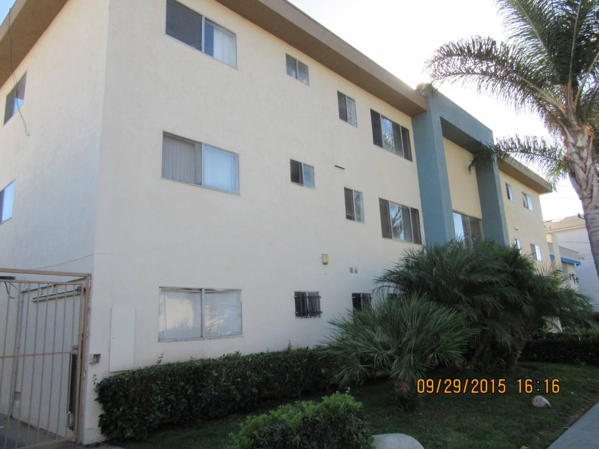 Apartment for rent at 4012 W 129th St, Hawthorne, CA 90250