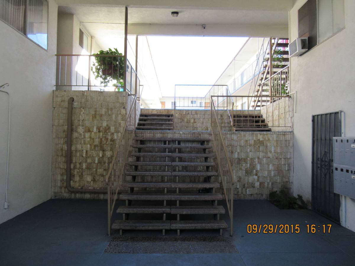 Apartment for rent at 4012 W 129th St, Hawthorne, CA 90250