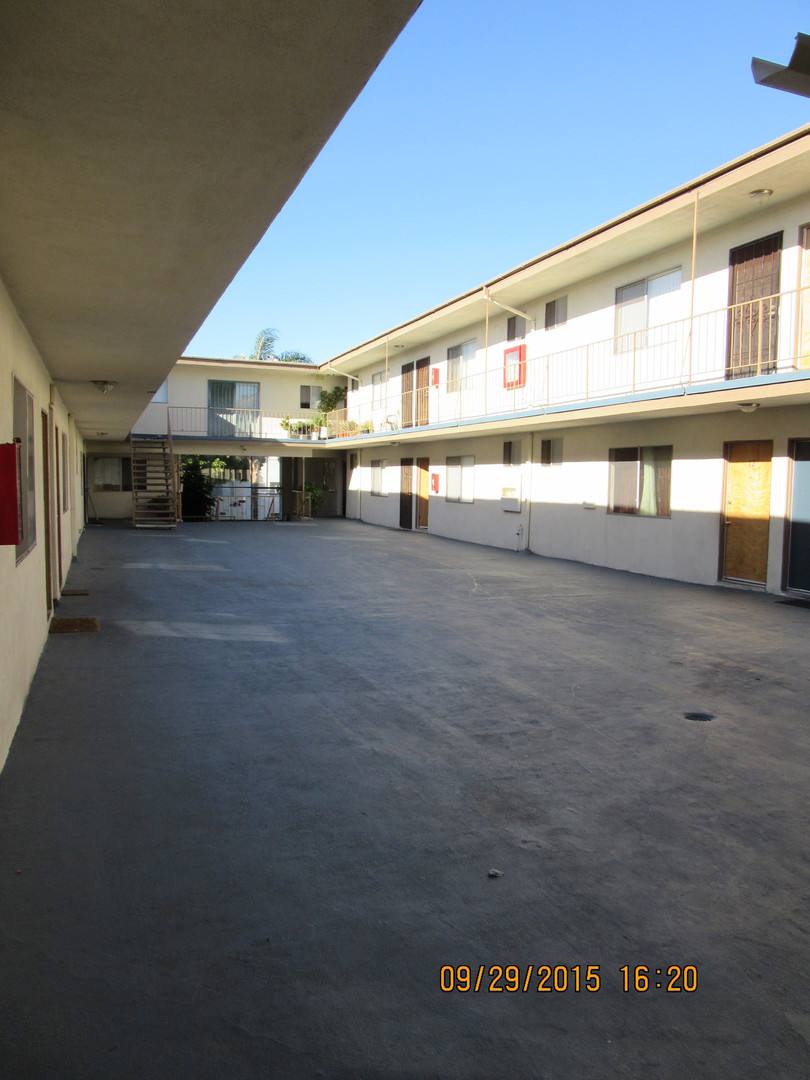 Apartment for rent at 4012 W 129th St, Hawthorne, CA 90250