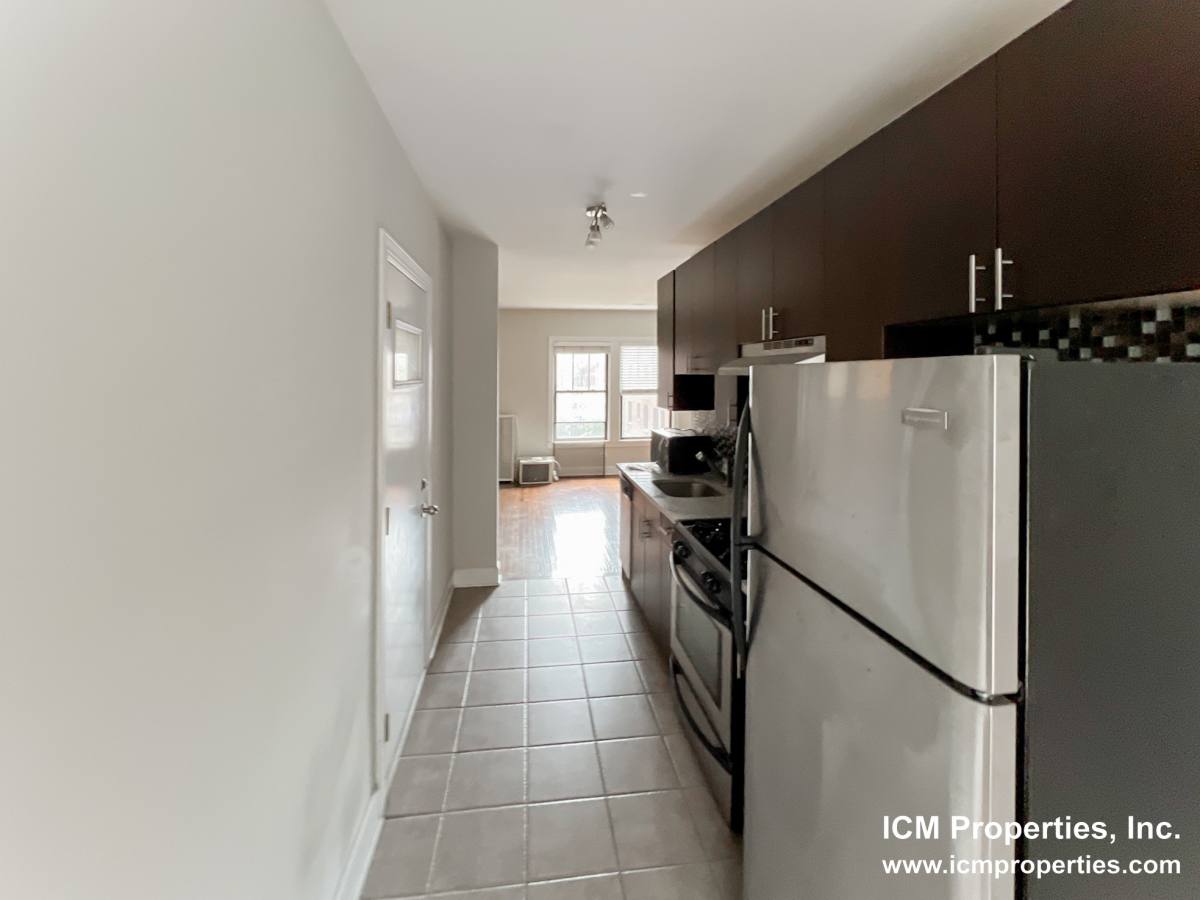 Apartment for rent at 512 W Cornelia Ave #309, Chicago, IL 60657