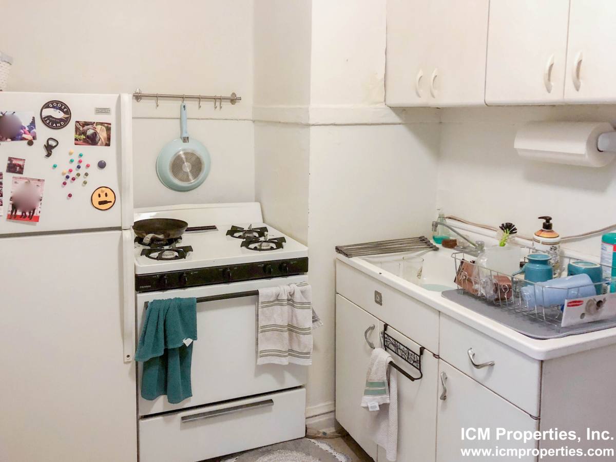 Apartment for rent at 428 W Surf St #1H, Chicago, IL 60657
