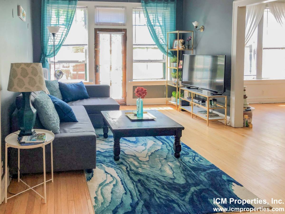 Apartment for rent at 428 W Surf St #1H, Chicago, IL 60657