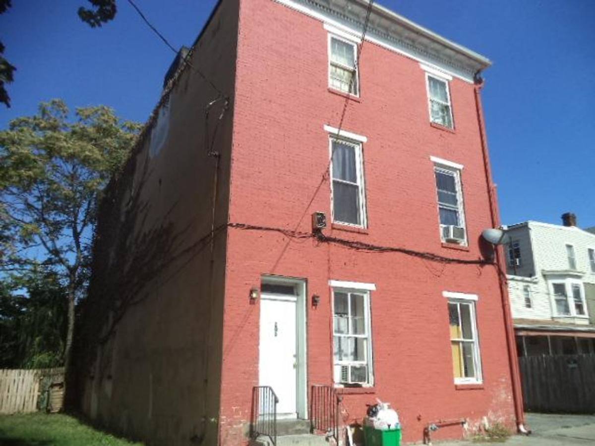 Apartment for rent at 205 Jefferson Ave, York, PA 17401