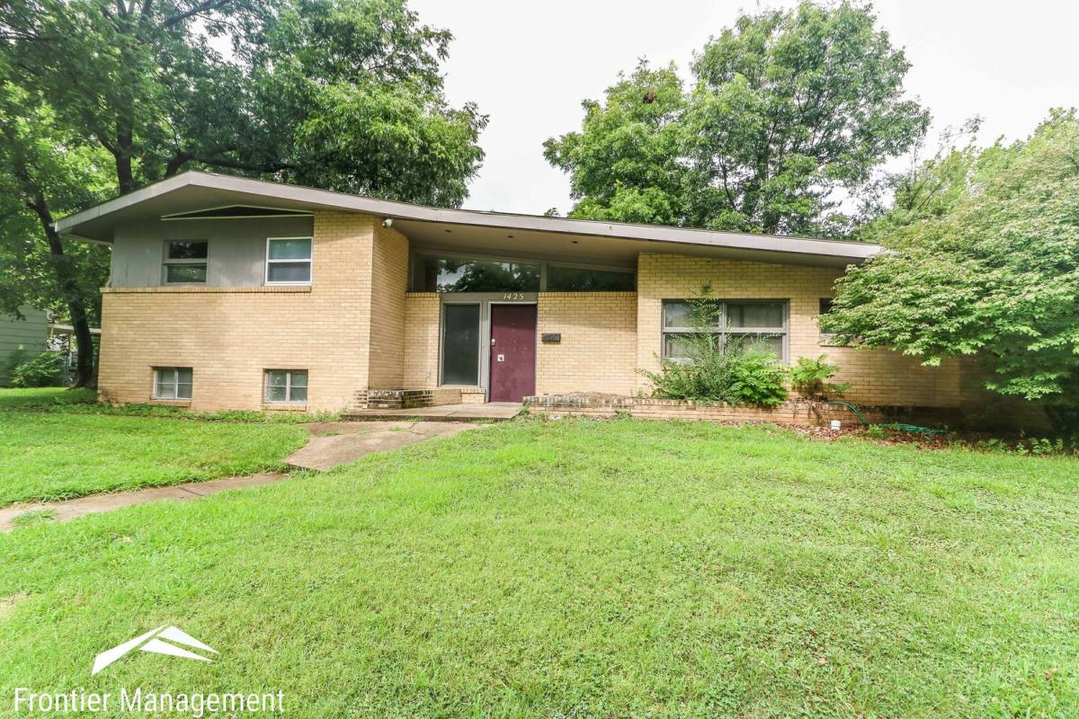 Apartment for rent at 1425 Harry Rd, Manhattan, KS 66502