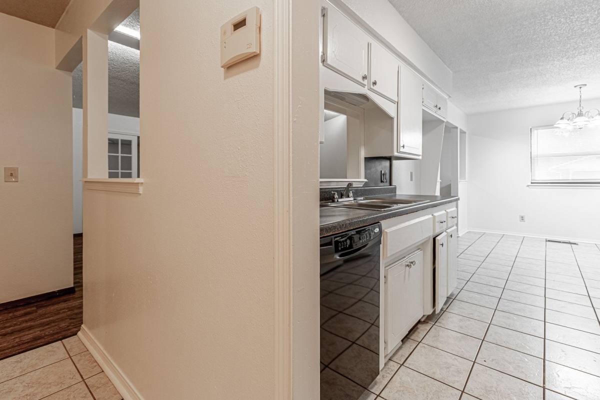 House for rent at 3808 Oakcliff Dr, Oklahoma City, OK 73135
