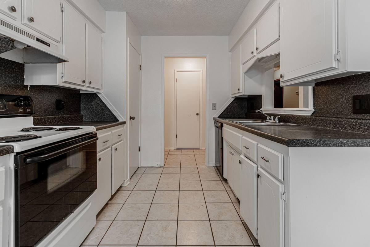 House for rent at 3808 Oakcliff Dr, Oklahoma City, OK 73135