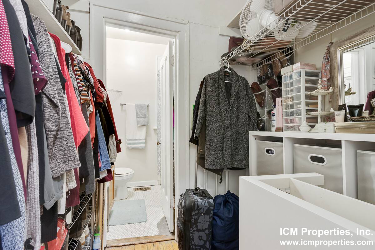 Apartment for rent at 3618 N Marshfield Ave #1C, Chicago, IL 60613