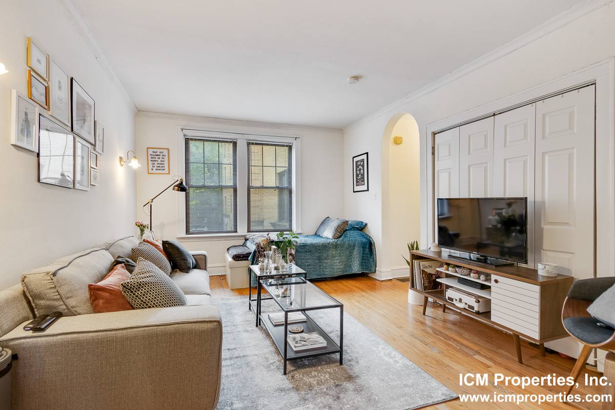 Apartment for rent at 3618 N Marshfield Ave #1C, Chicago, IL 60613