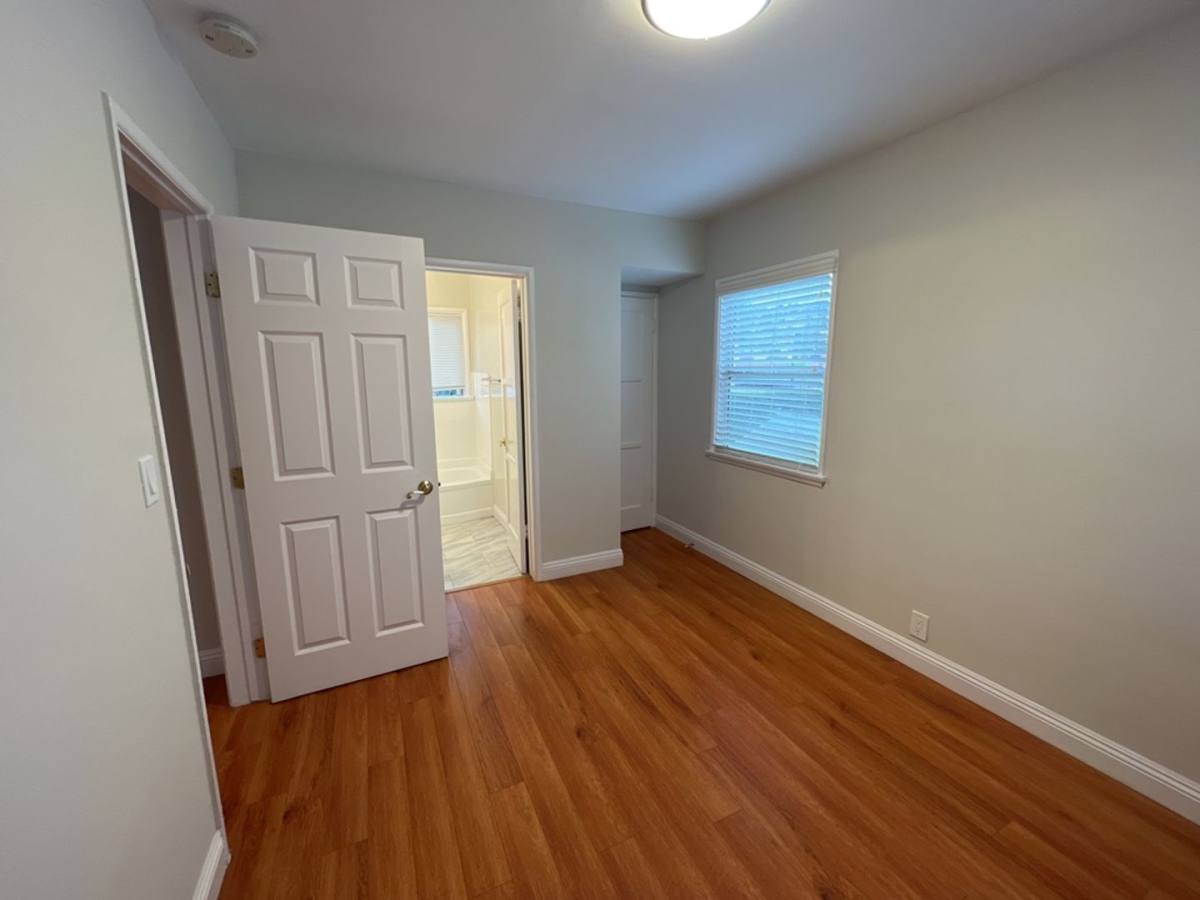 Apartment for rent at 1004-1006 1 2 E Chevy Chase Dr, Glendale, CA 91205