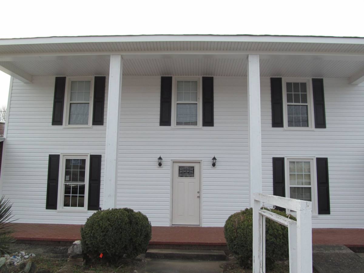 Apartment for rent at 125 W Main St, Yadkinville, NC 27055
