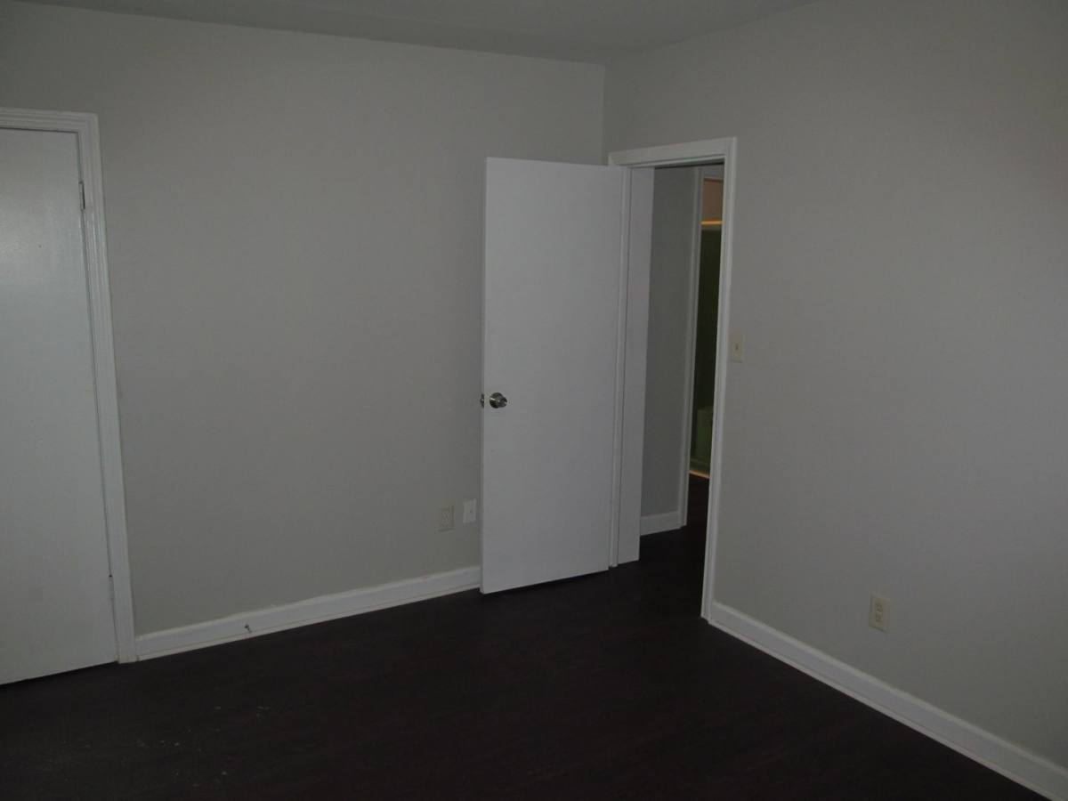 Apartment for rent at 125 W Main St, Yadkinville, NC 27055